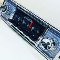 SILVER-SERIES AM/FM RADIO ASSEMBLY : JAGUAR E-TYPE (1964-1968)